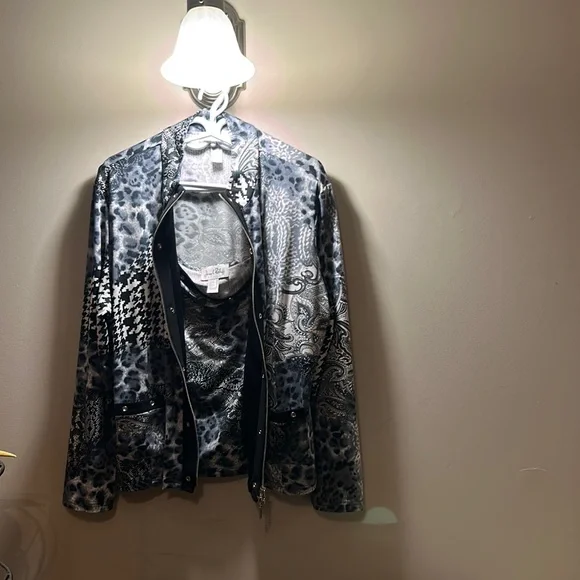 2 piece Joseph Ribkoff - Picture 1 of 6